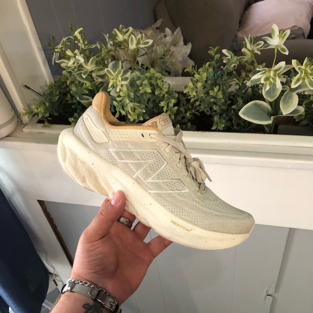 Women’s New Balance Fresh Foam 1080v13 ‘Turtledove Cream size 6.5